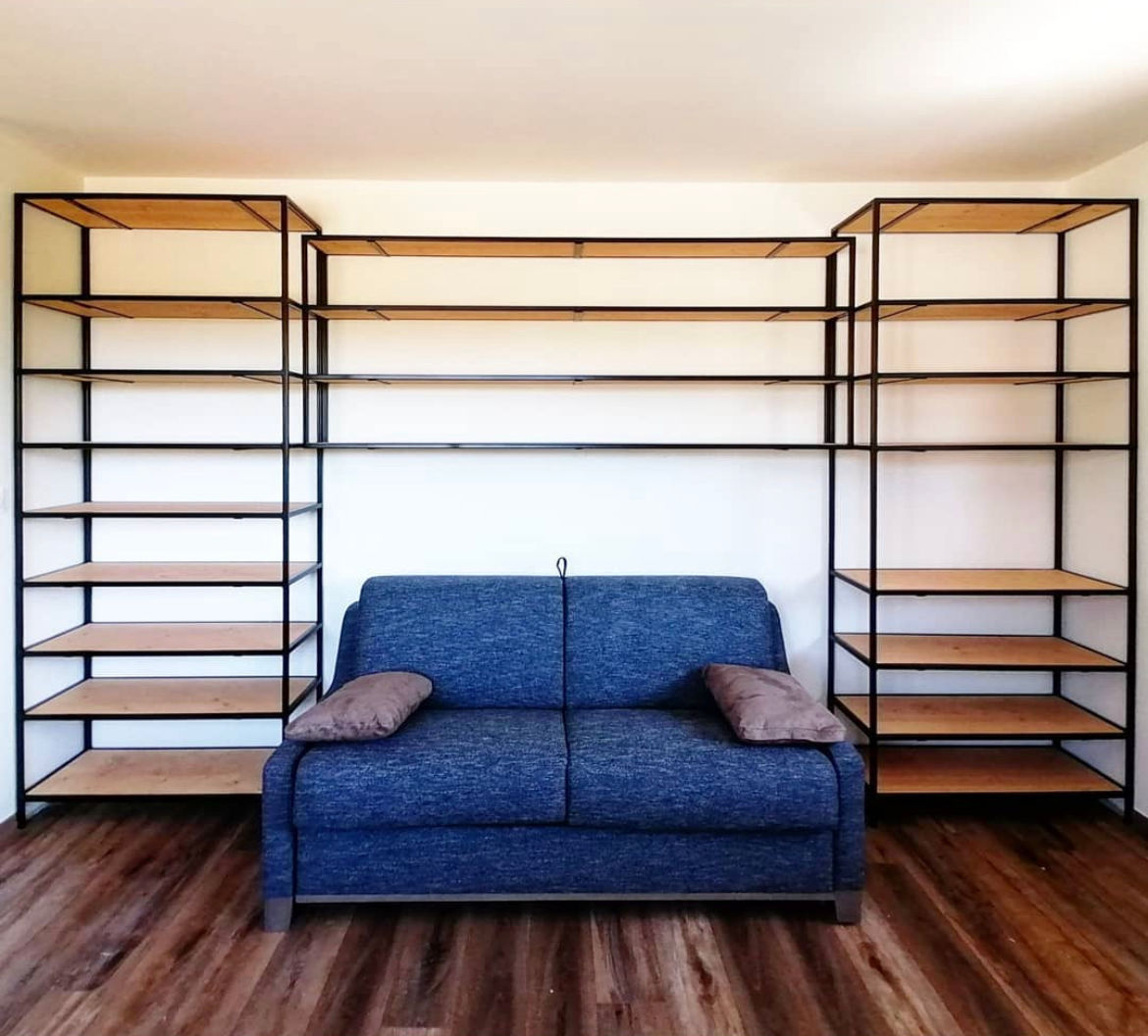 Modélisation 3D d'une bibliothèque acier et bois