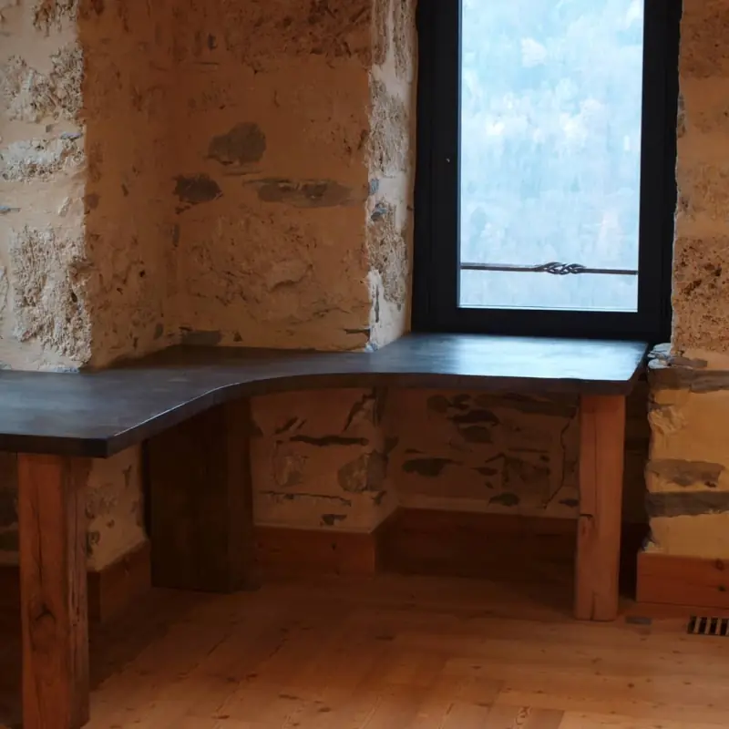 Ces 2 énorme bureaux en béton ciré sont arrivés dans… — Autres réalisations Alliage Mobilier