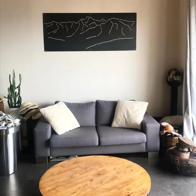 Chaîne de Belledonne découpée sur notre table plasma — Mobilier Alliage Mobilier