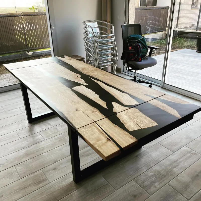 Création d’une table époxy noire et frêne et piétement… — Mobilier Alliage Mobilier