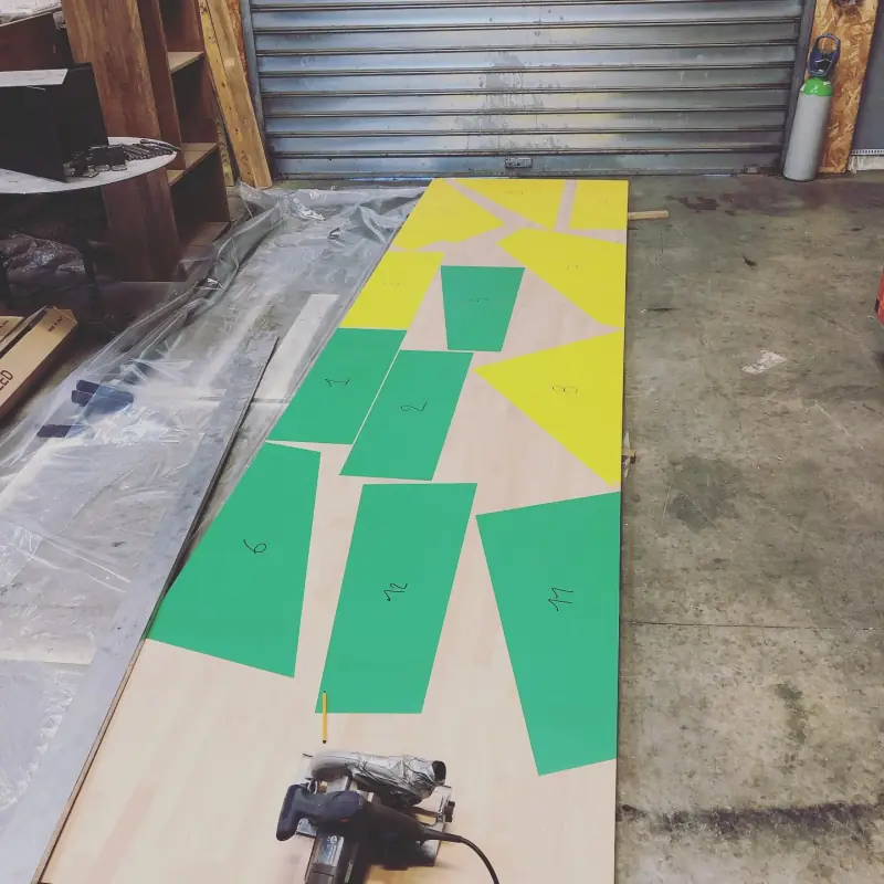 Découpe de marches d’escalier en Hêtre 33mm — Escaliers Alliage Mobilier