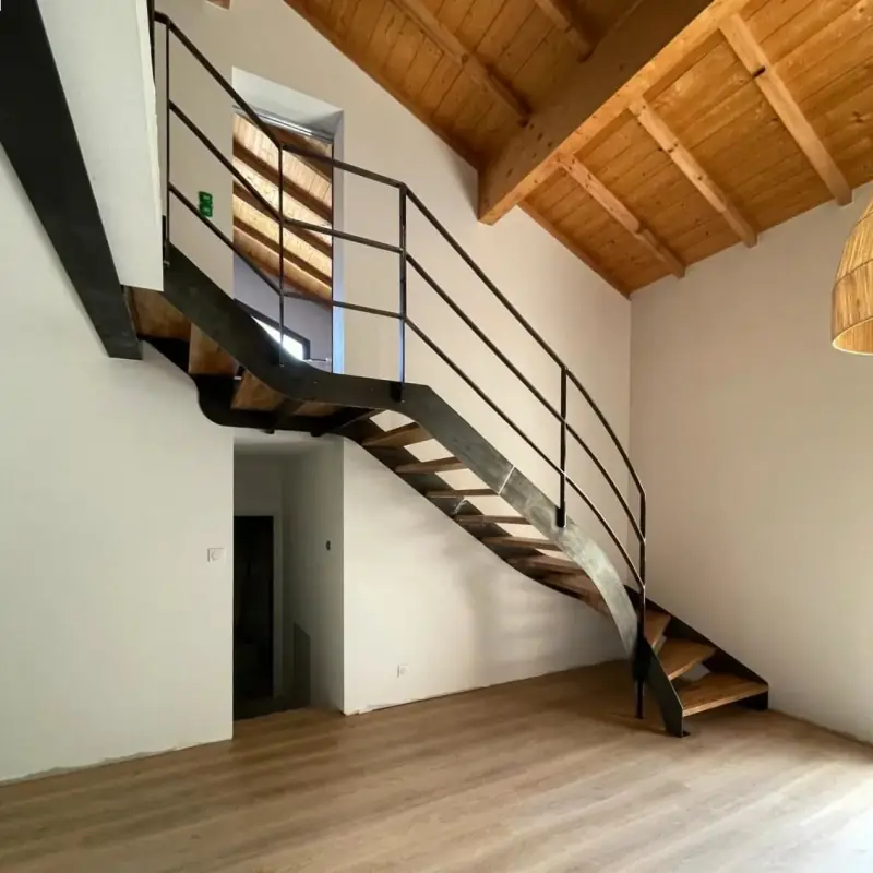 Escalier sur mesure, acier brut et chêne pour la… — Escaliers Alliage Mobilier