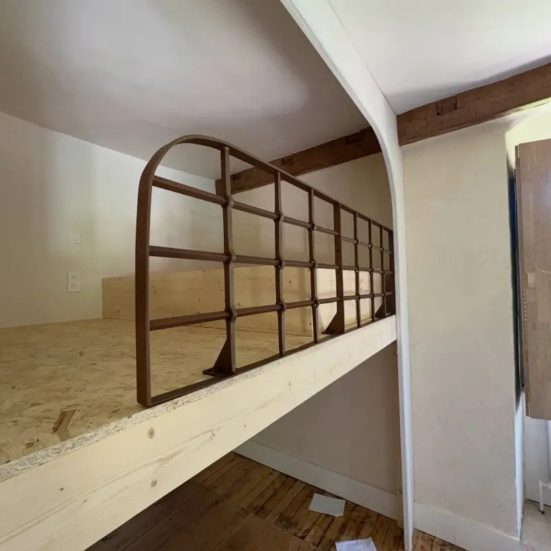 Transformation sur mesure au Château d’Herbelon, au bord… — Garde-corps Alliage Mobilier
